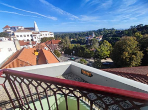 Sintra, T2 in historic center with Palace views, Sintra
